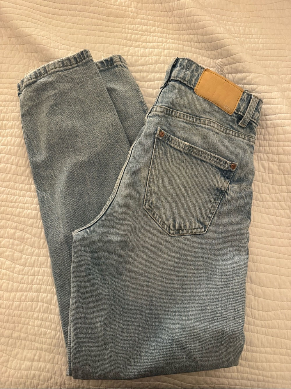 Zara Women Light Blue Denim Jeans - Classic Slim Straight Fit